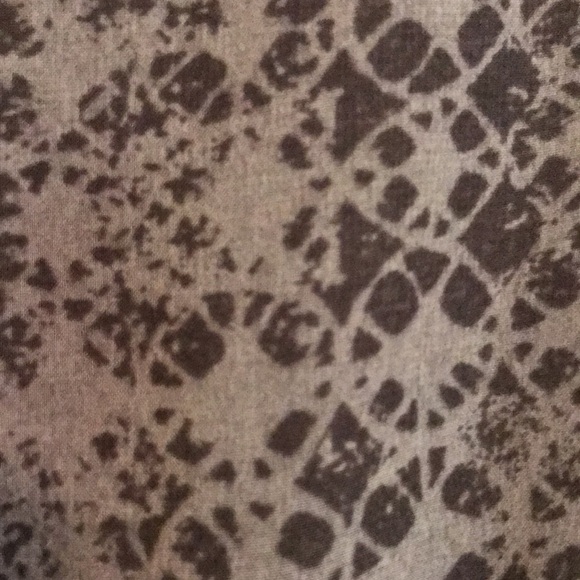 Simply Vera Vera Wang Sleeves Top size L Gray Jewel front detail Side zip Flowy - Picture 10 of 12